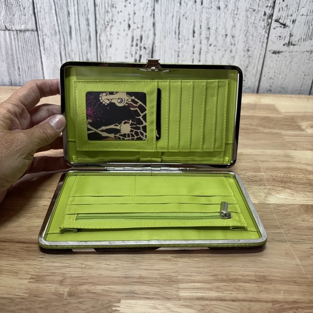 New Giraffe Print Hard Case Clutch Wallet Checkbook Credit Card Black Trim